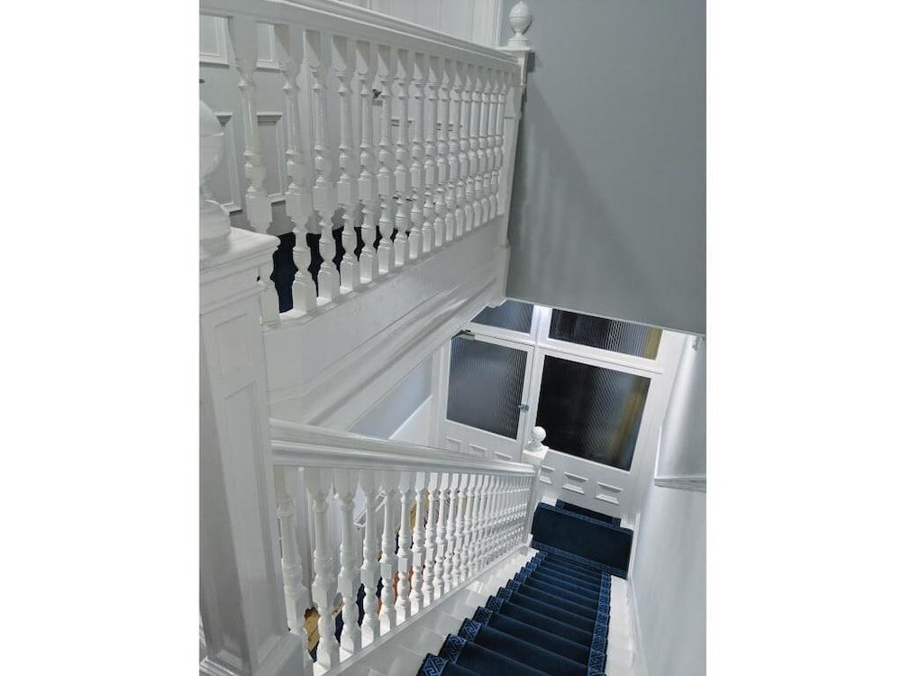 Falcon Crest Guest House Единбург Екстериор снимка