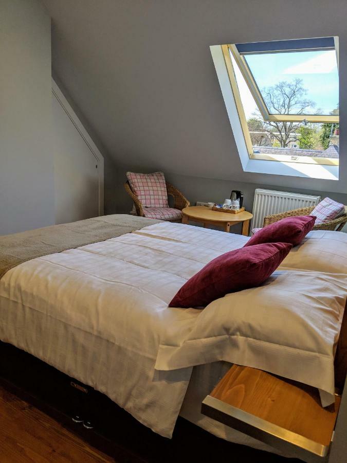 Falcon Crest Guest House Единбург Екстериор снимка
